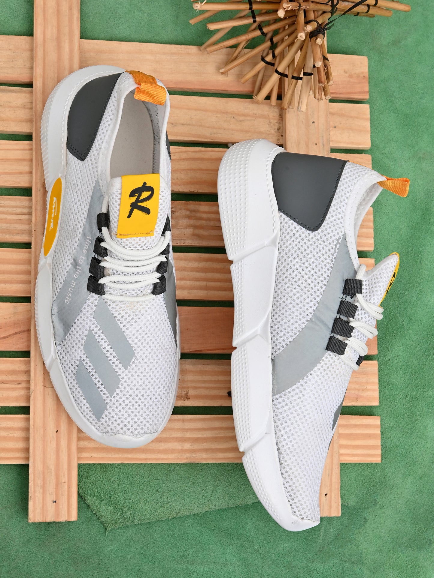 White Sneaker shoes